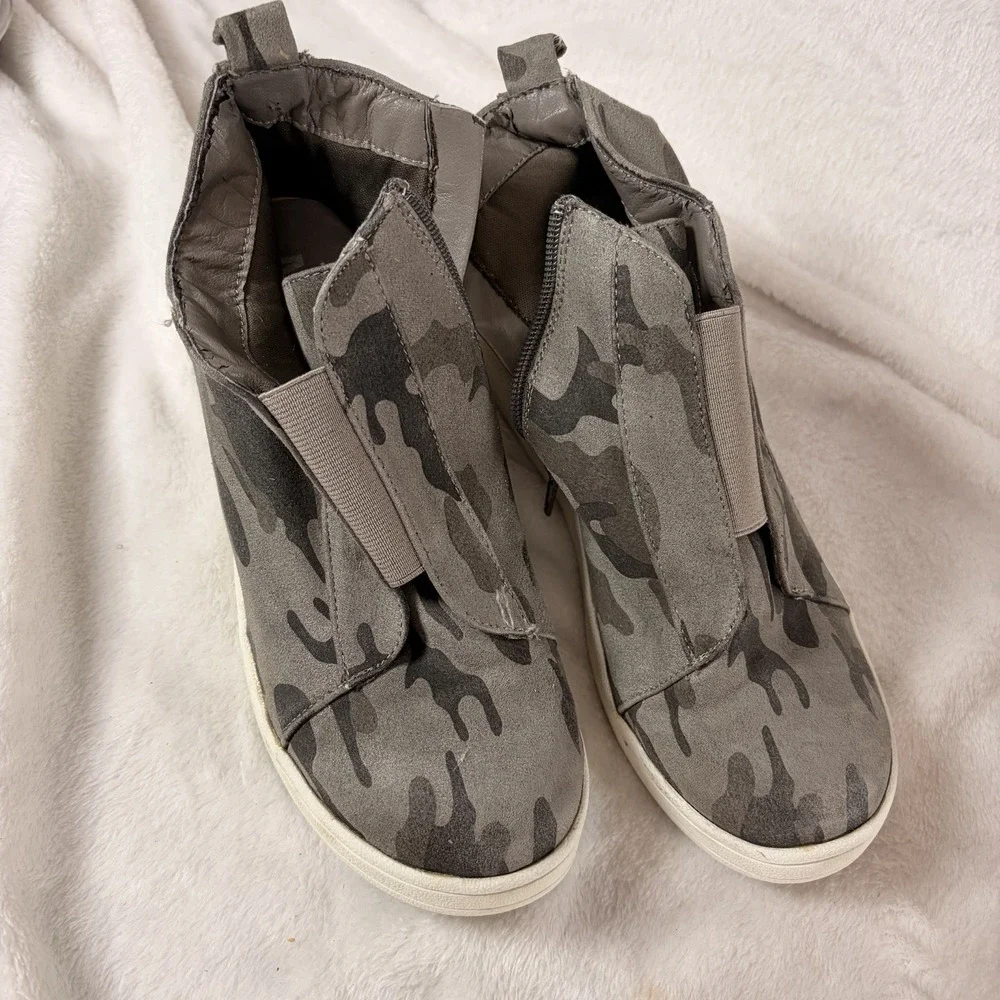 MIA Kids Gracelyn Camo Hidden Wedge Sneaker Booties Girl's 3M